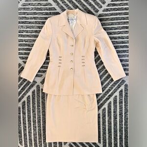 ST. JOHN Griffith Gray Sz 2 Cream Silk Suit